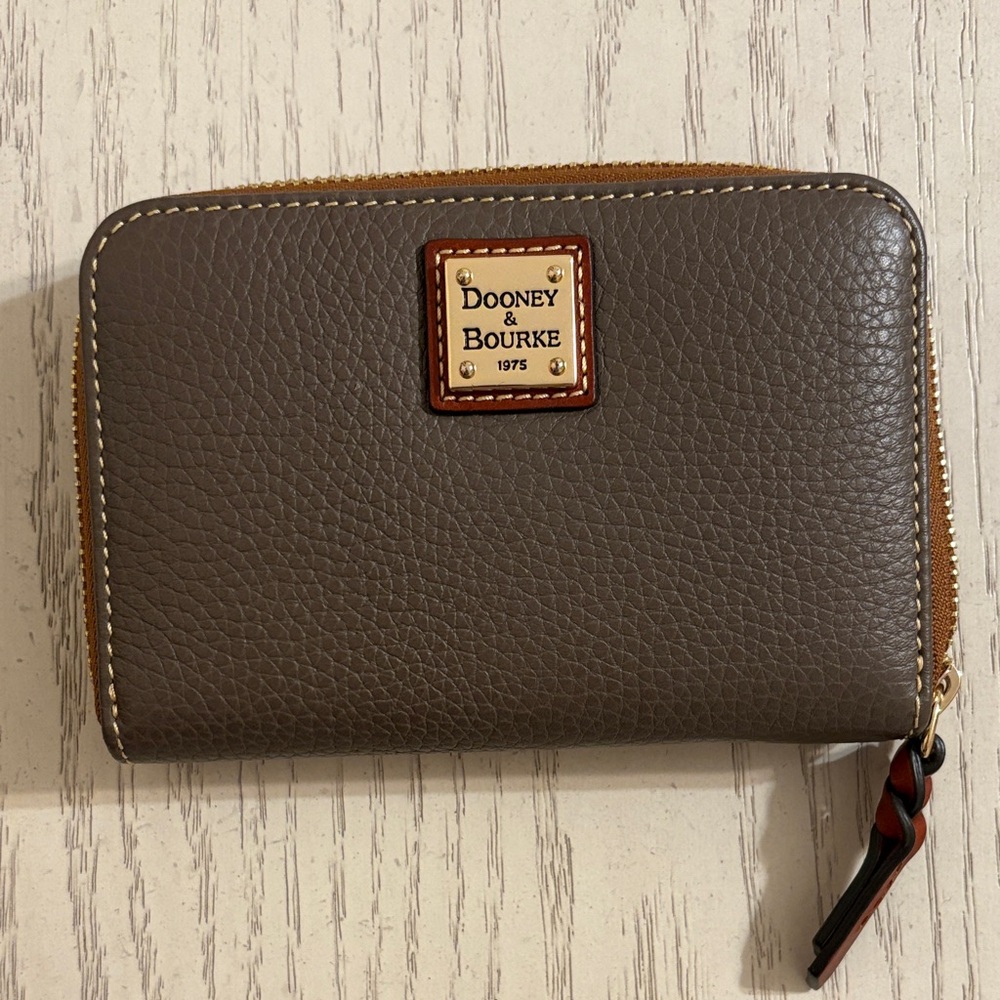NWOT Dooney & Bourke Pebble Grain Medium Zip Around Wallet - Elephant